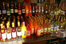 Kohalik kodus valmistatud alkohol turul